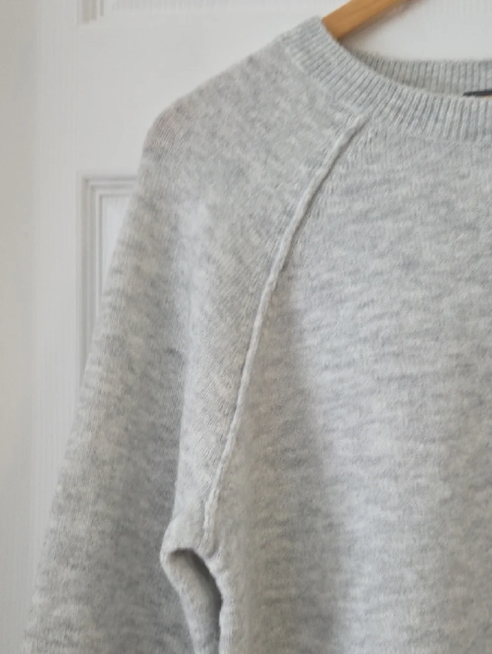 Vince Camuto Heather Gray Raglan Crewneck Sweater Size S Like New - Picture 4 of 14